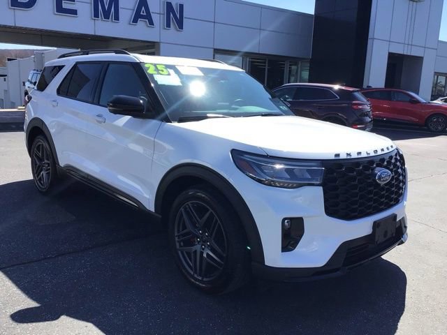 Certified 2025 Ford Explorer ST image 1