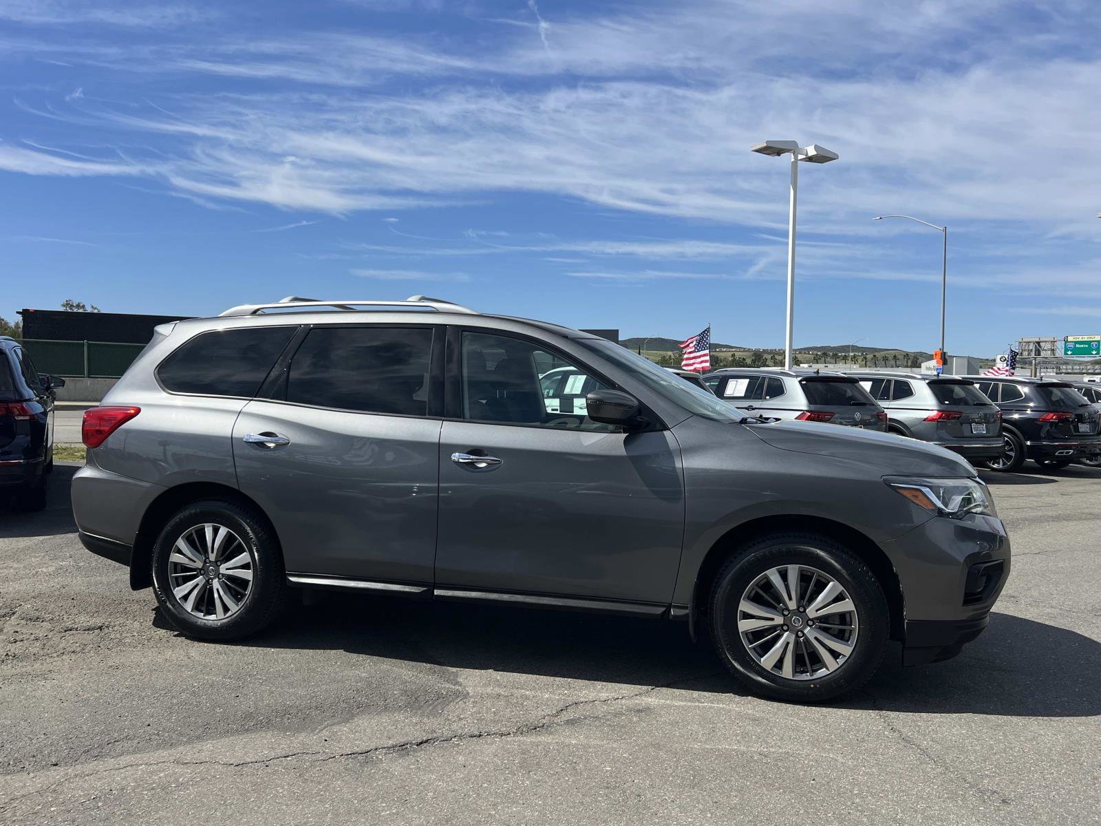 Used 2019 Nissan Pathfinder S image 29