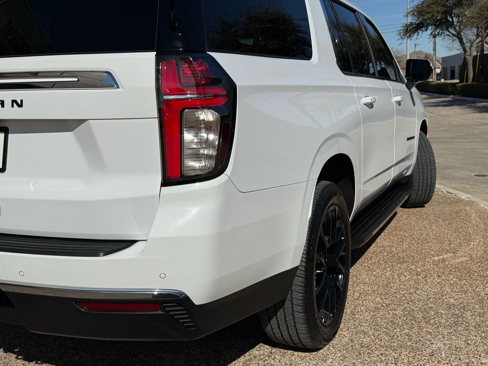 Used 2022 Chevrolet Suburban LS AWD/4WD image 4