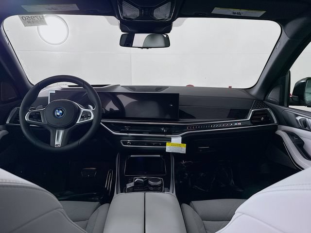 Used 2026 BMW X5 xDrive50e w/ M Sport Package AWD/4WD image 23
