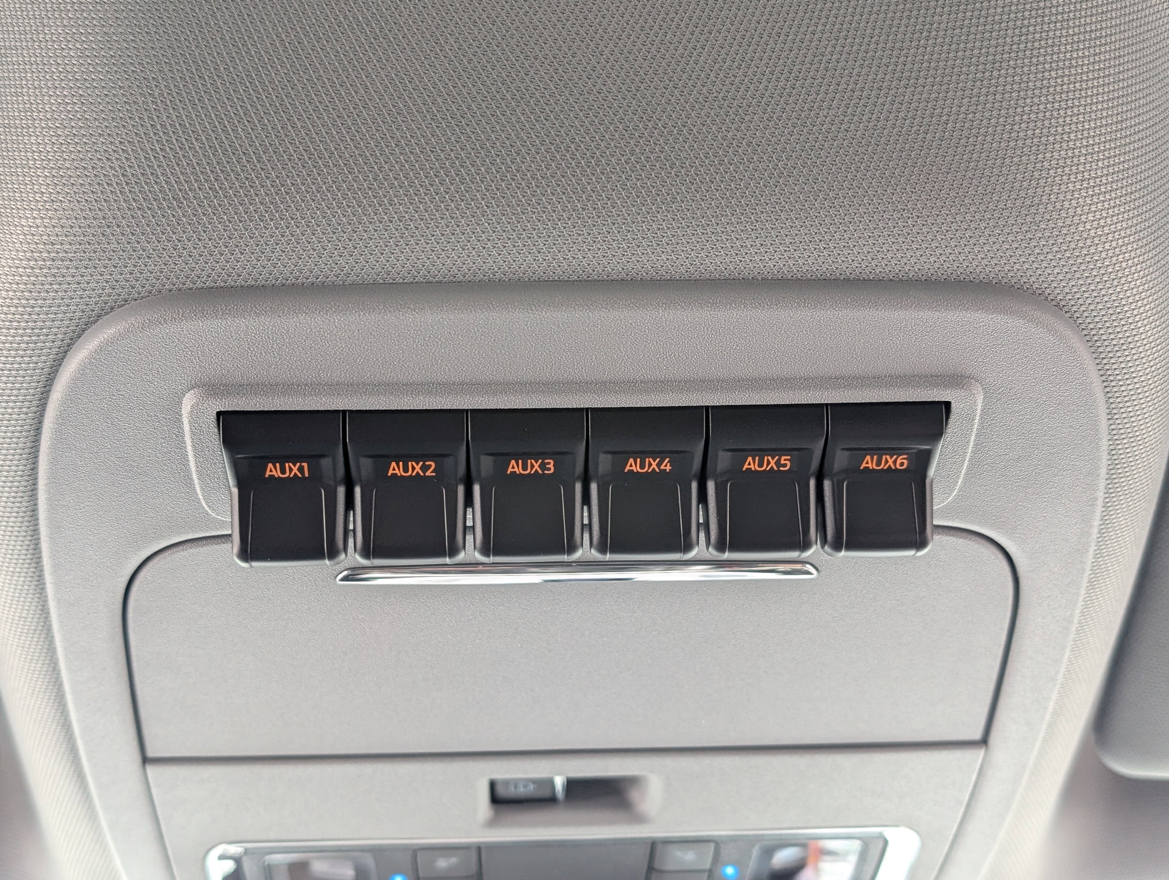 New 2026 Ford F250 Lariat w/ Black Appearance Package image 31