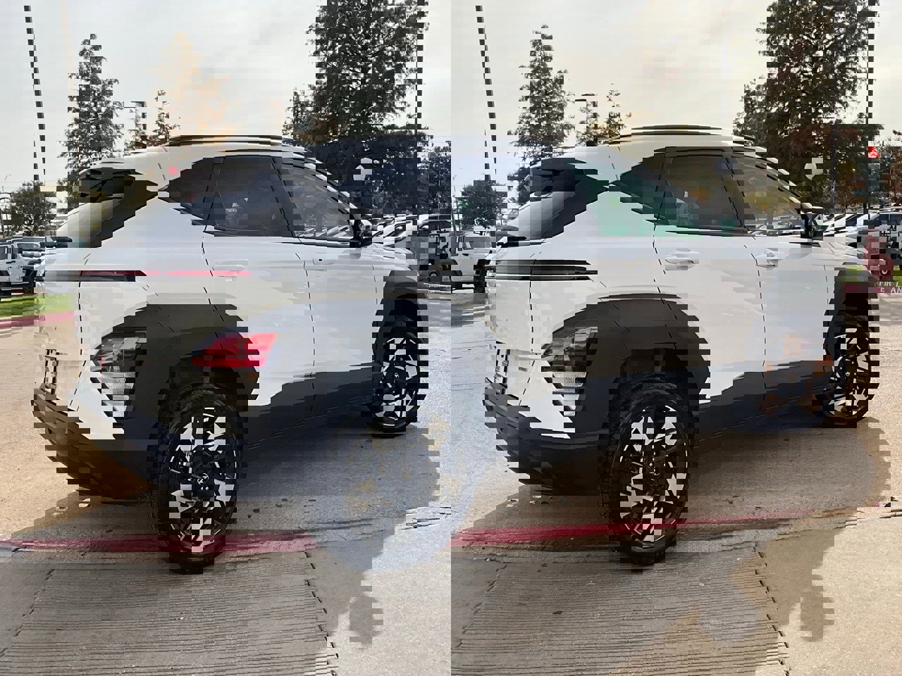 Used 2025 Hyundai Kona SEL image 6