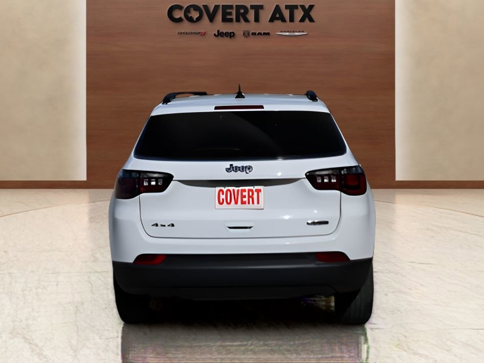 Used 2025 Jeep Compass Latitude image 4