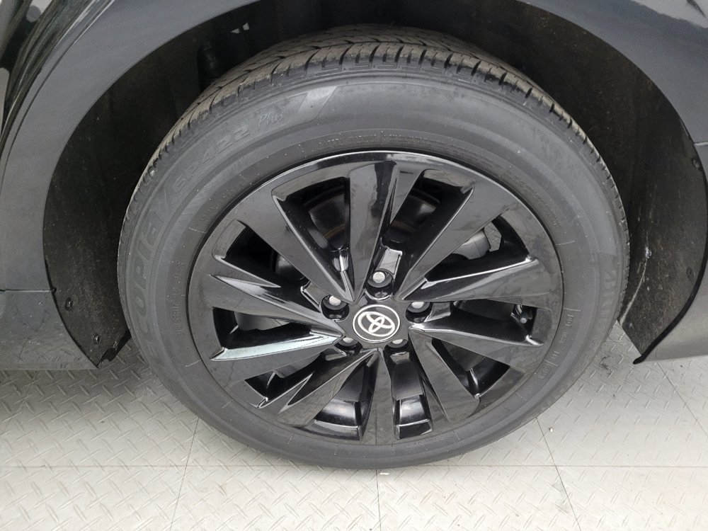 Used 2023 Toyota Camry LE image 31