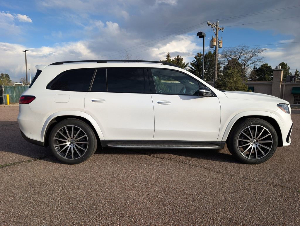 Used 2025 Mercedes-Benz GLS 580 4MATIC image 4
