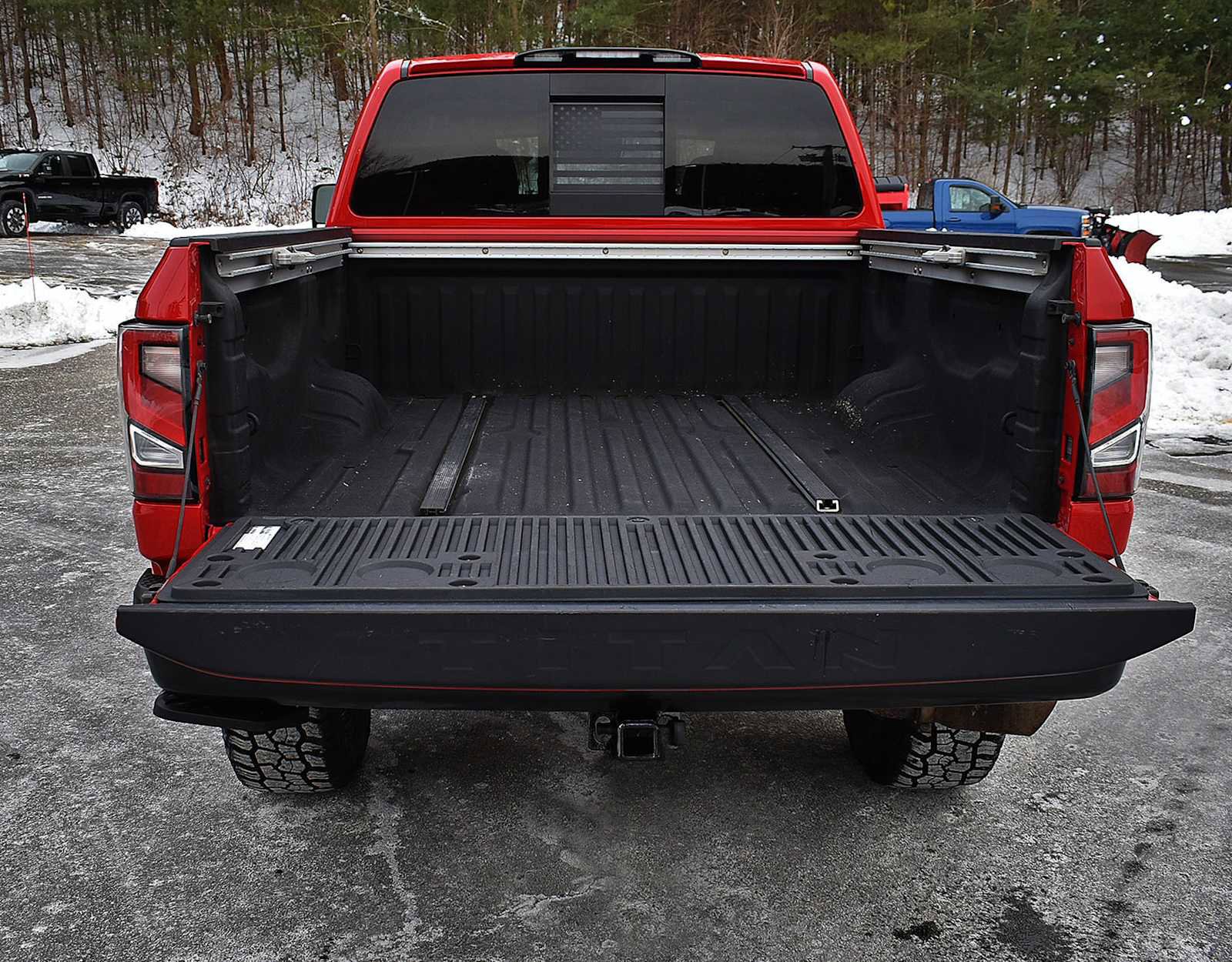 Used 2021 Nissan Titan PRO-4X w/ Pro-4x Convenience Package image 9