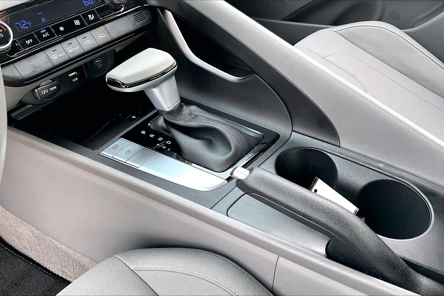 Certified 2025 Hyundai Elantra Sport image 15