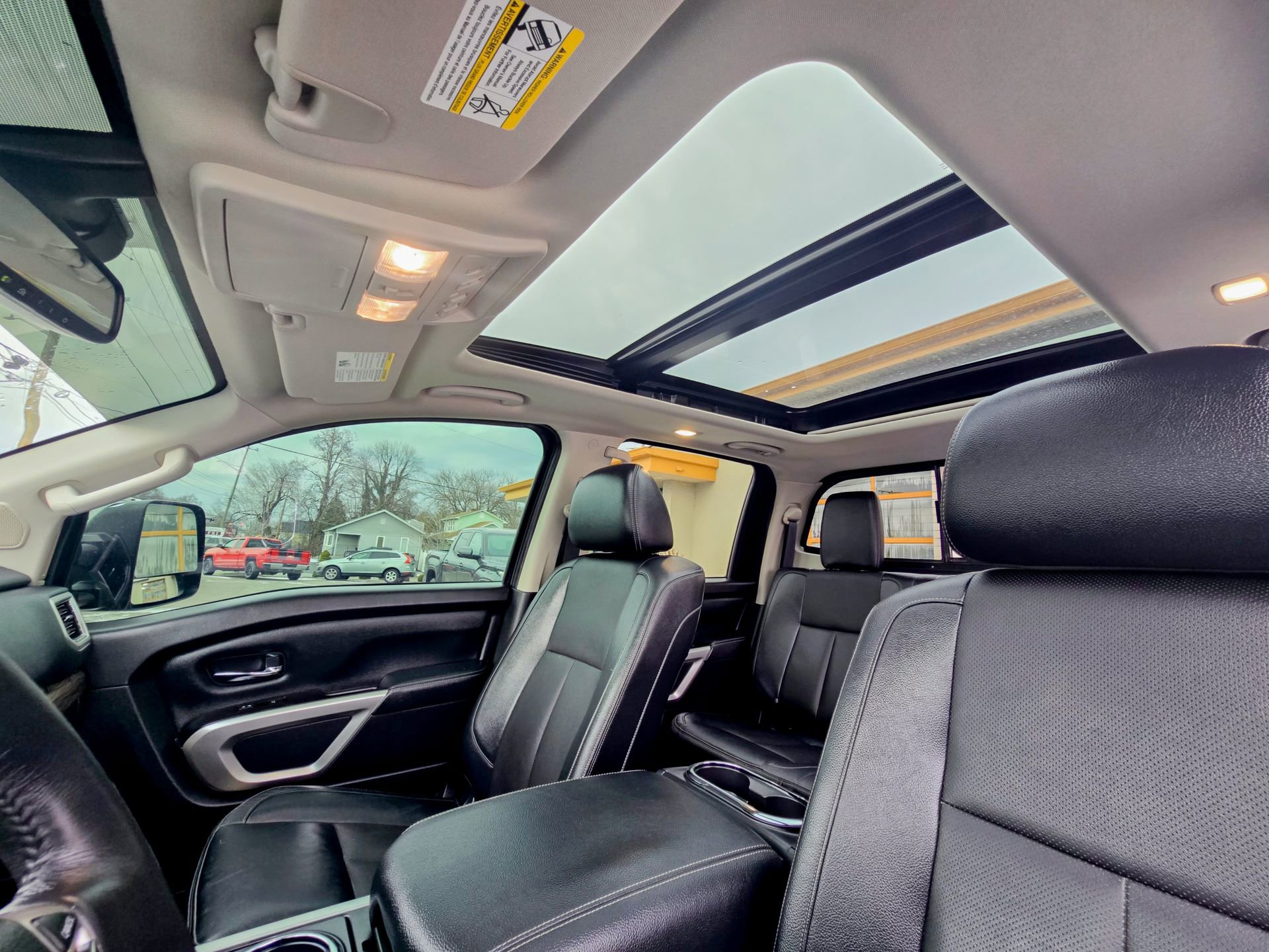 Used 2021 Nissan Titan SL w/ Moonroof Package image 21