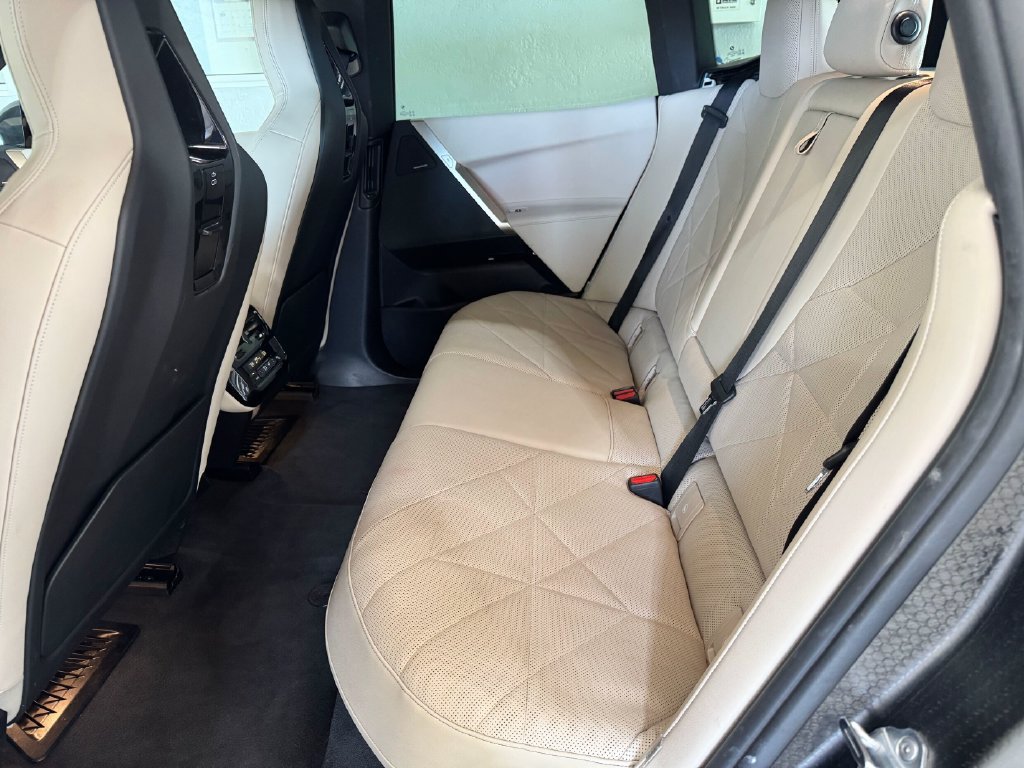 Used 2024 BMW iX xDrive50 AWD/4WD image 24