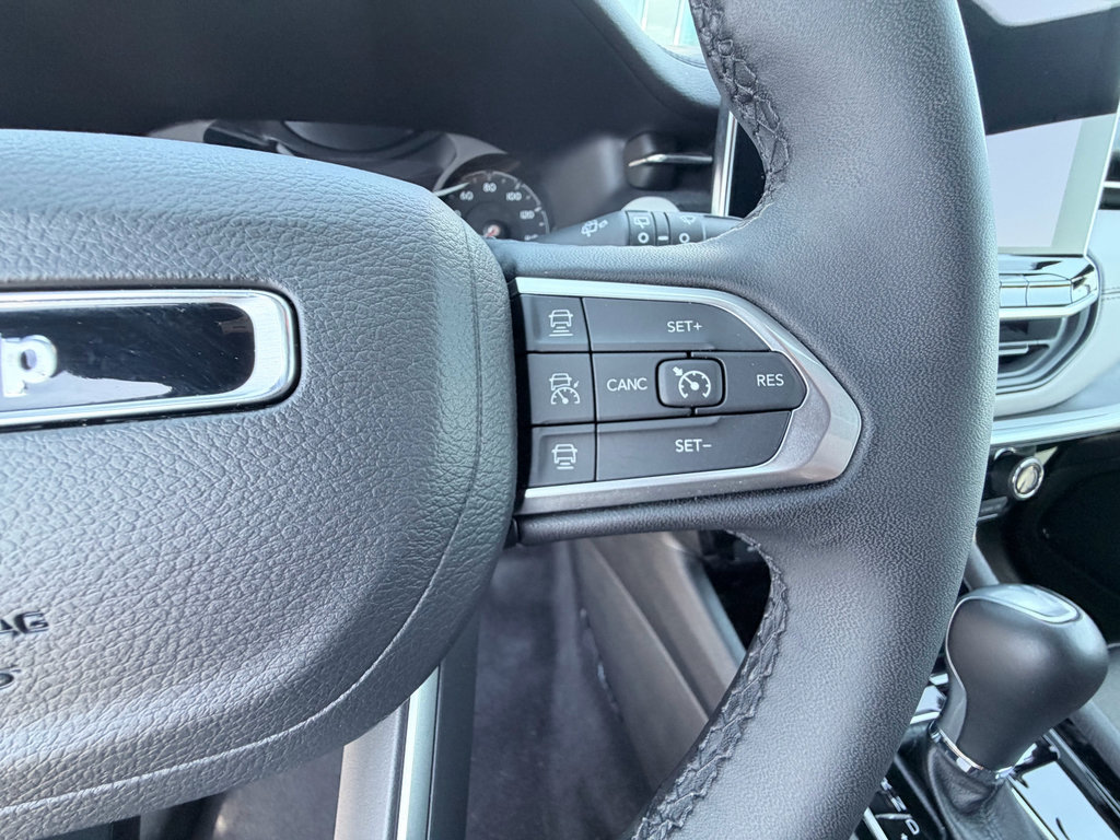 Used 2025 Jeep Compass Limited AWD/4WD image 14