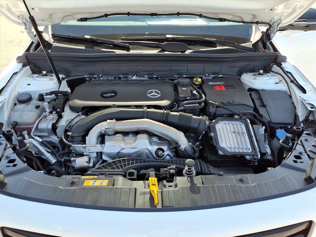 Used 2026 Mercedes-Benz GLB 250 4MATIC image 10