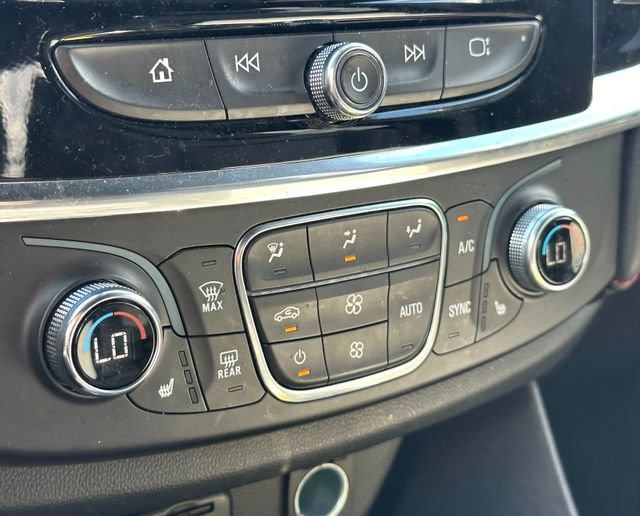 Used 2023 Chevrolet Traverse RS FWD image 26