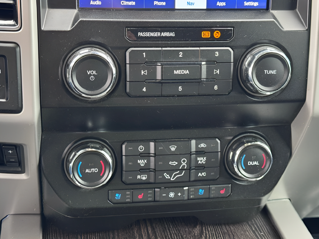 Used 2021 Ford F250 Lariat w/ Lariat Value Package AWD/4WD image 32