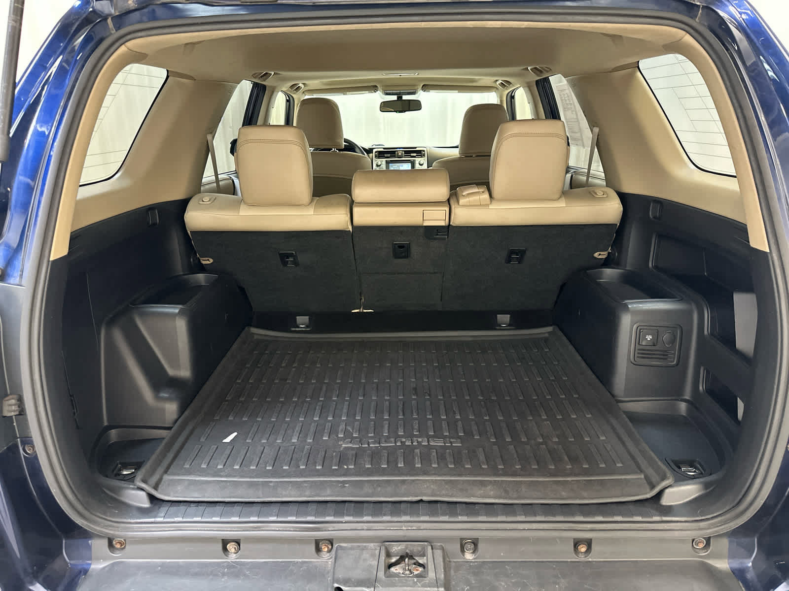 Used 2018 Toyota 4Runner SR5 Premium image 25