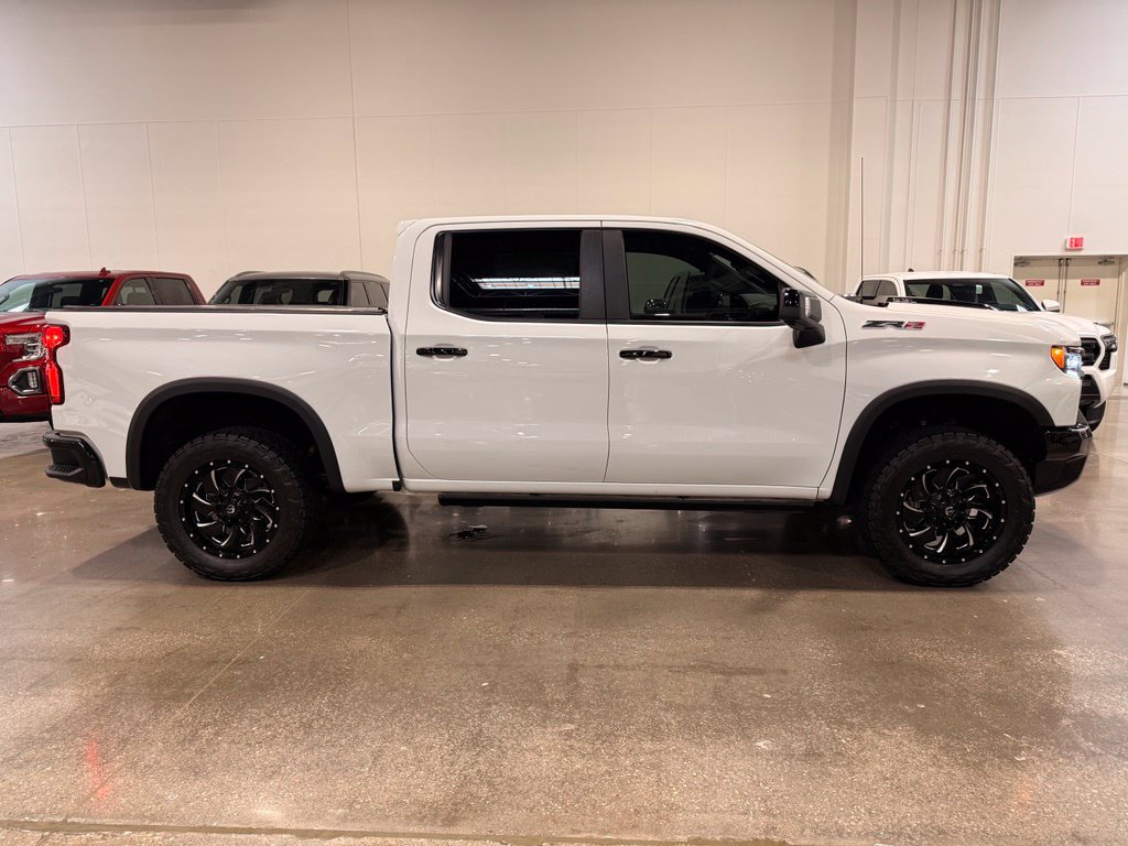 Used 2022 Chevrolet Silverado 1500 ZR2 w/ Technology Package AWD/4WD image 4