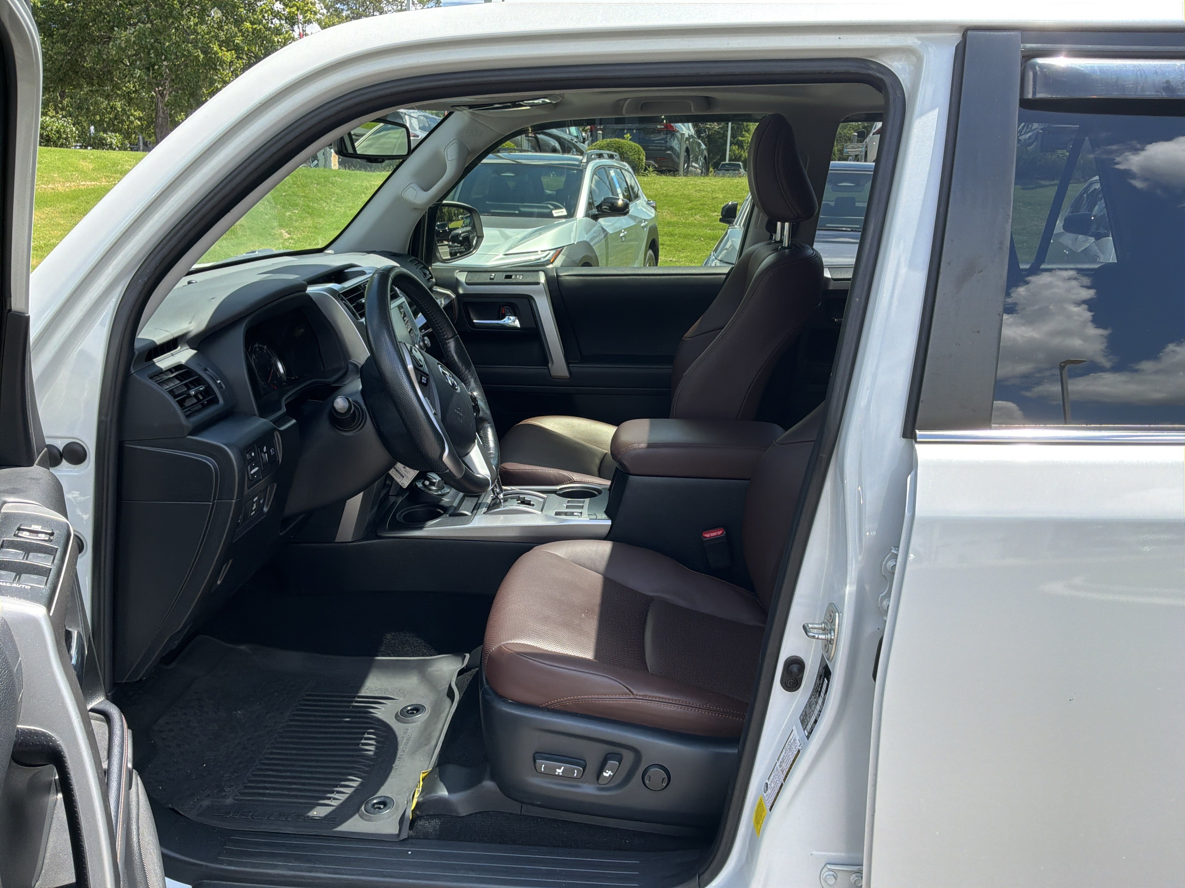 Used 2024 Toyota 4Runner Limited AWD/4WD image 16