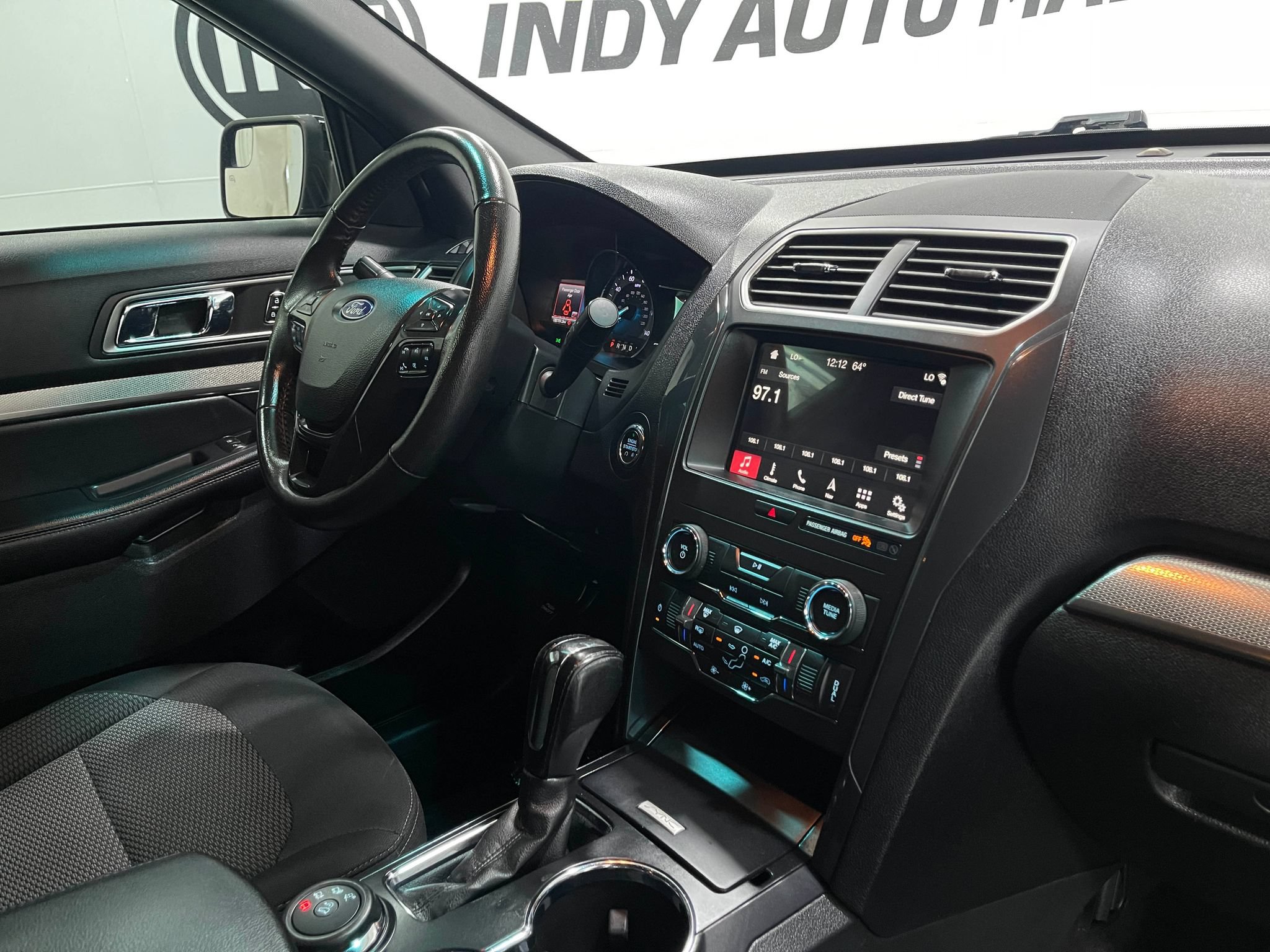 Used 2018 Ford Explorer XLT w/ Equipment Group 201A AWD/4WD image 19