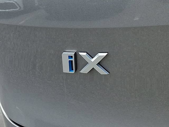Used 2023 BMW iX xDrive50 AWD/4WD image 36