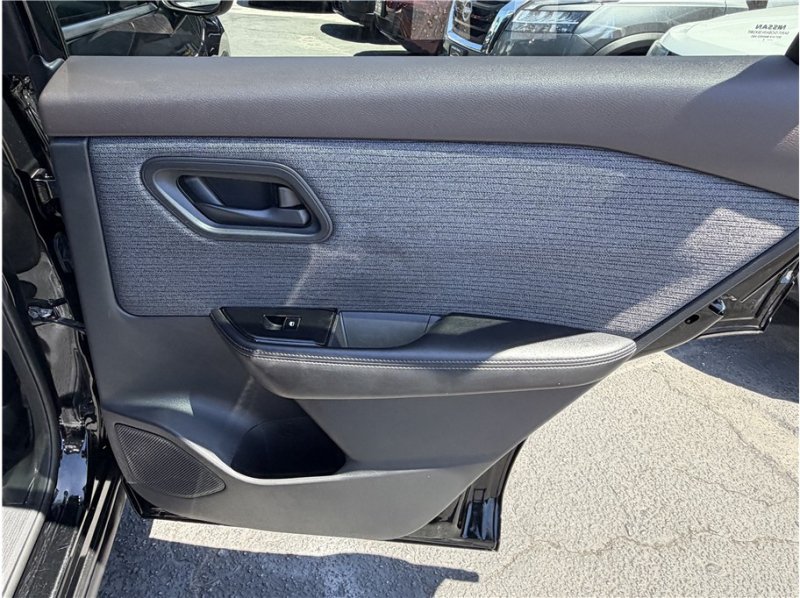Used 2021 Nissan Rogue S FWD image 20