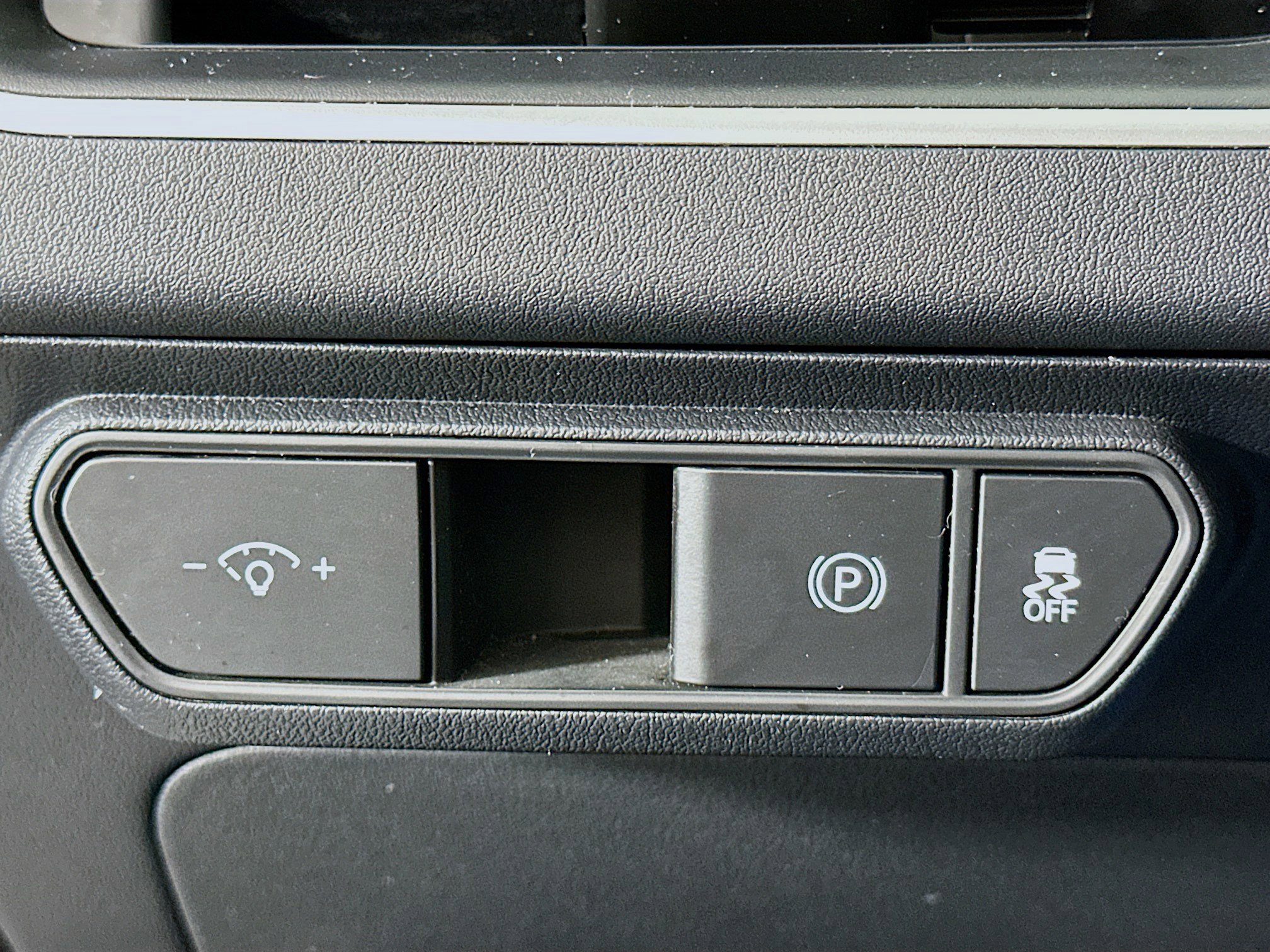 Used 2025 Kia K4 LXS image 17