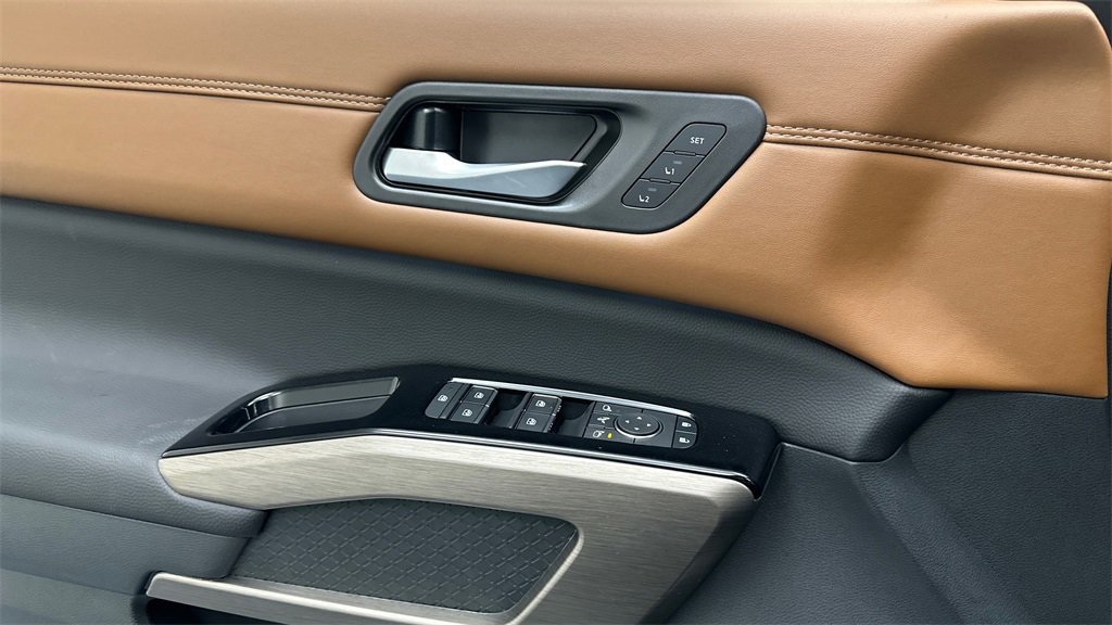 New 2025 Nissan Pathfinder Platinum w/ Cargo Package image 16