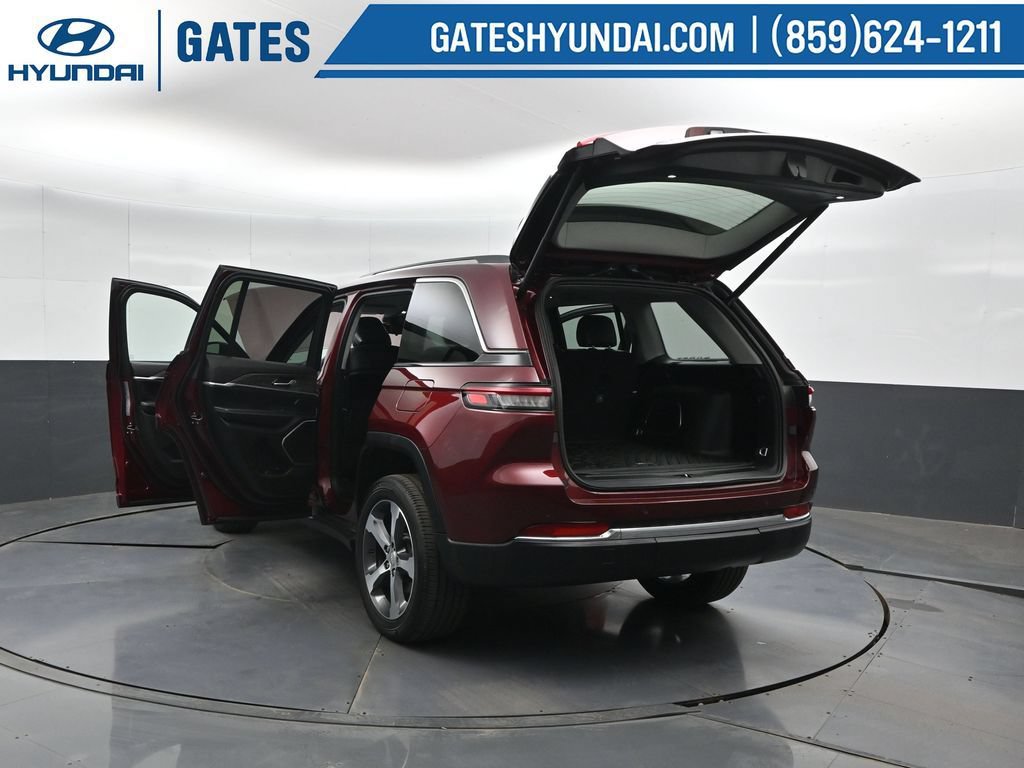 Used 2023 Jeep Grand Cherokee Limited AWD/4WD image 53