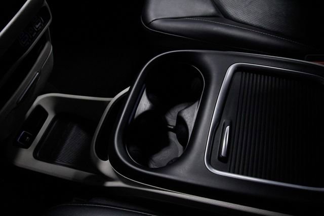 Used 2024 Chrysler Pacifica Touring-L image 33