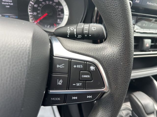 Used 2021 Toyota Highlander LE image 22