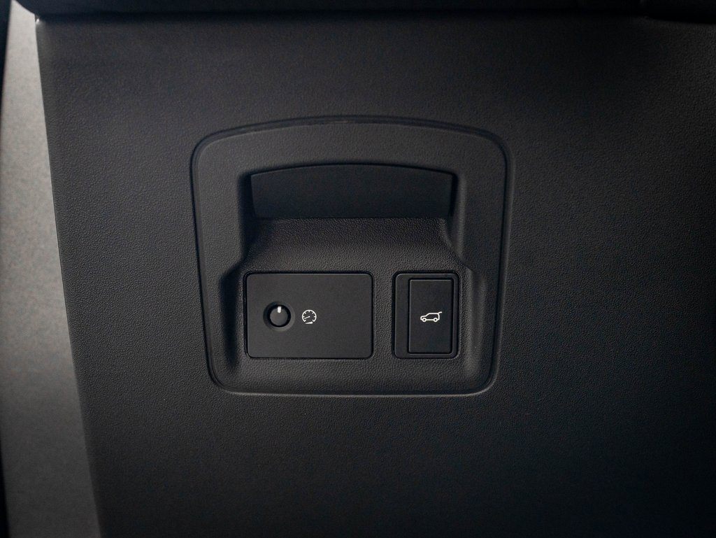 Used 2023 Land Rover Range Rover Velar R-Dynamic S image 41