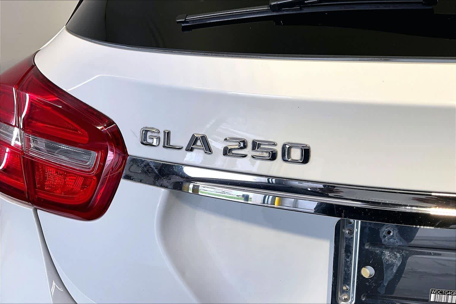 Used 2015 Mercedes-Benz GLA 250 4MATIC image 32
