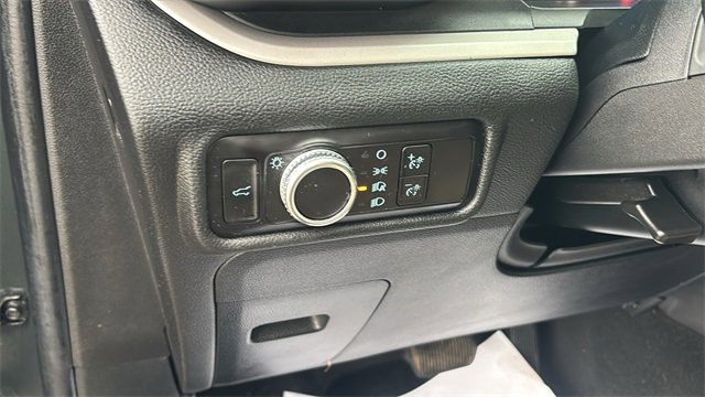 Used 2023 Ford Explorer XLT image 11