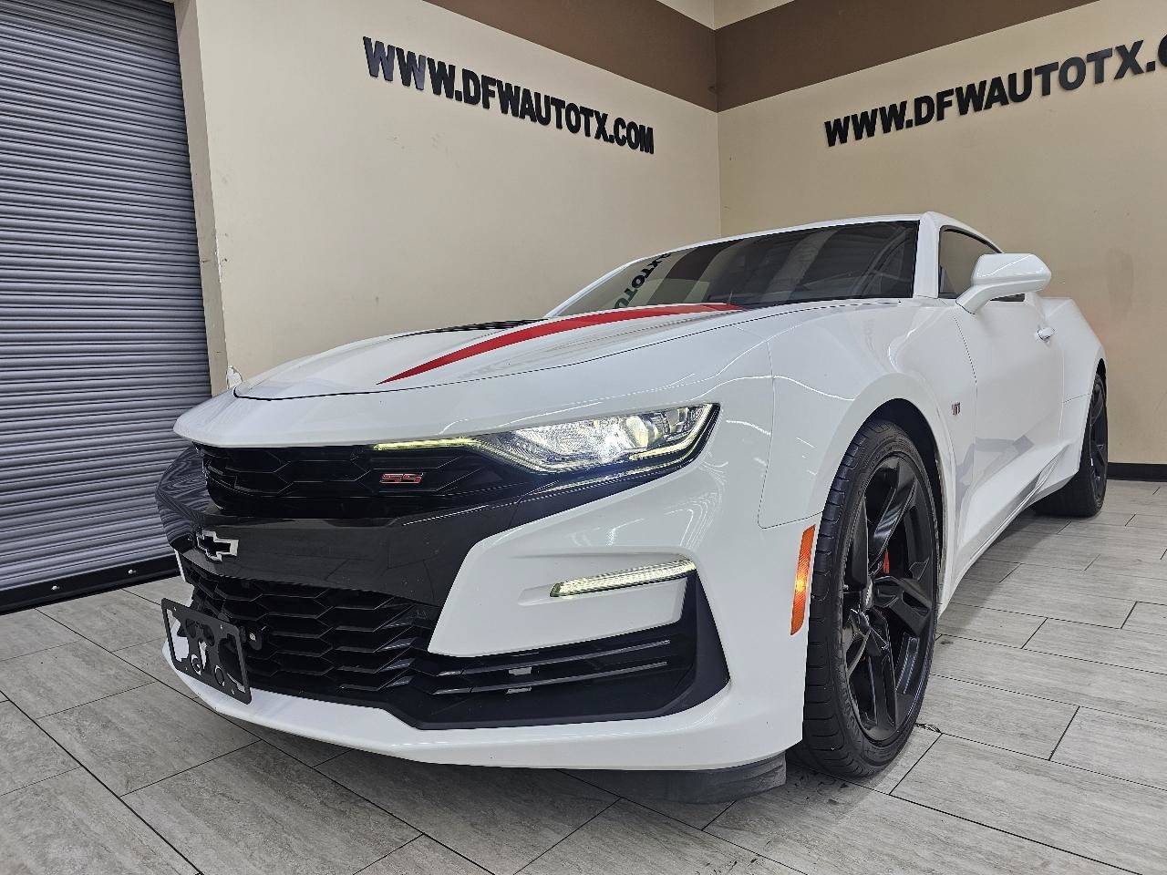 Used 2019 Chevrolet Camaro SS RWD image 2