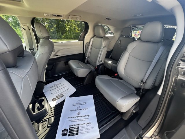 Used 2024 Toyota Sienna XLE image 23