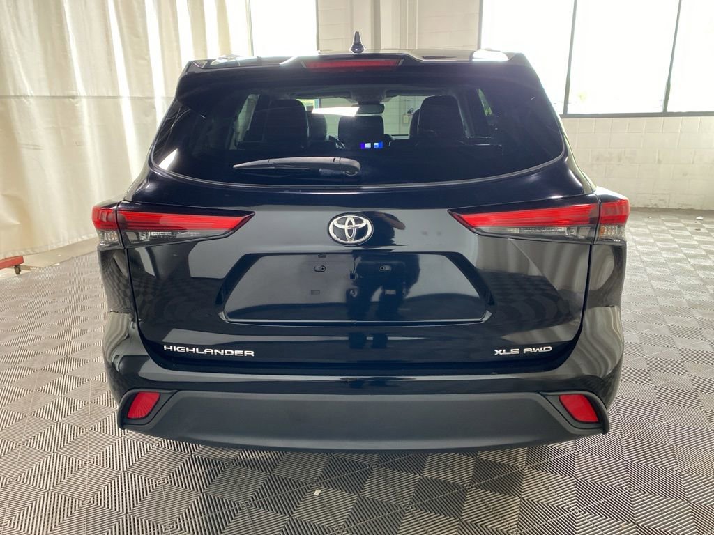Certified 2023 Toyota Highlander XLE AWD/4WD image 7