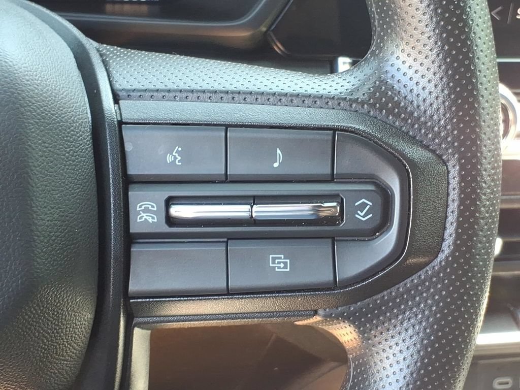 Used 2024 Chevrolet Colorado Trail Boss w/ Technology Package AWD/4WD image 18