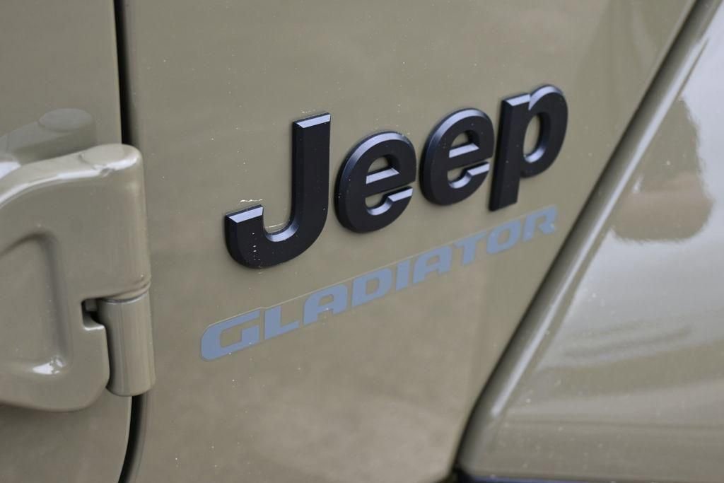New 2026 Jeep Gladiator Willys AWD/4WD image 20
