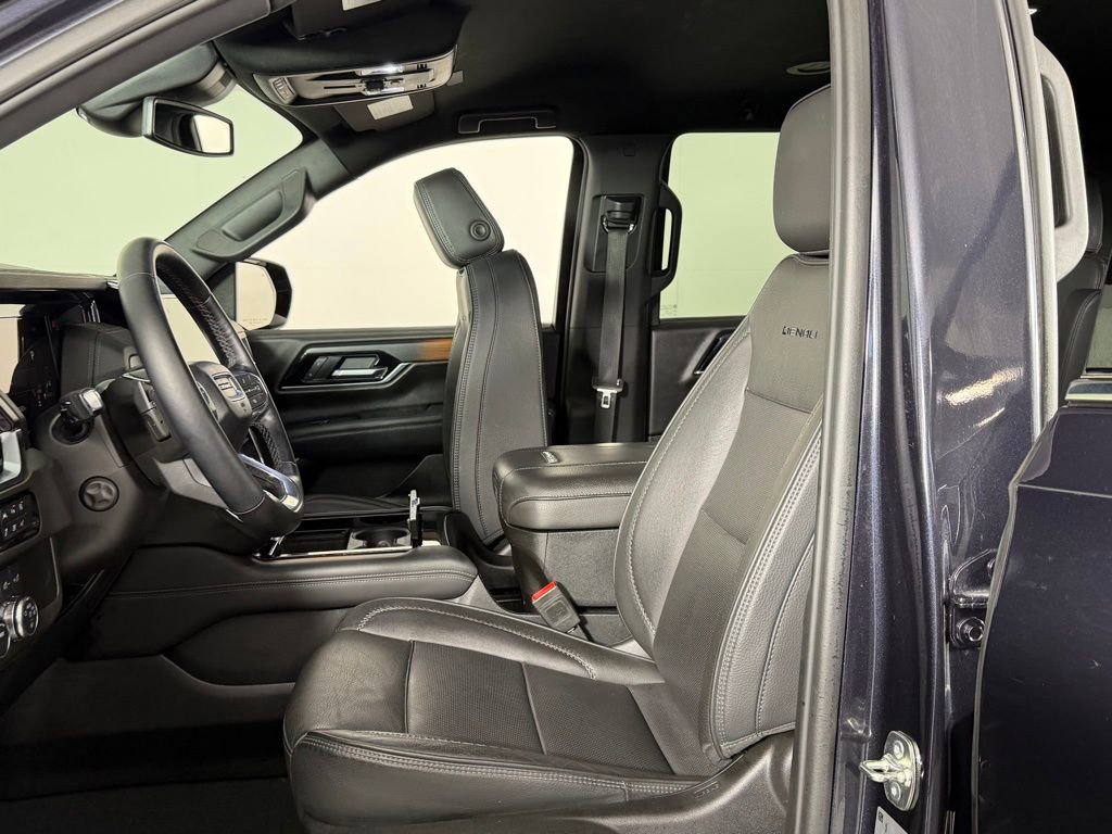 Used 2025 GMC Yukon Denali image 22