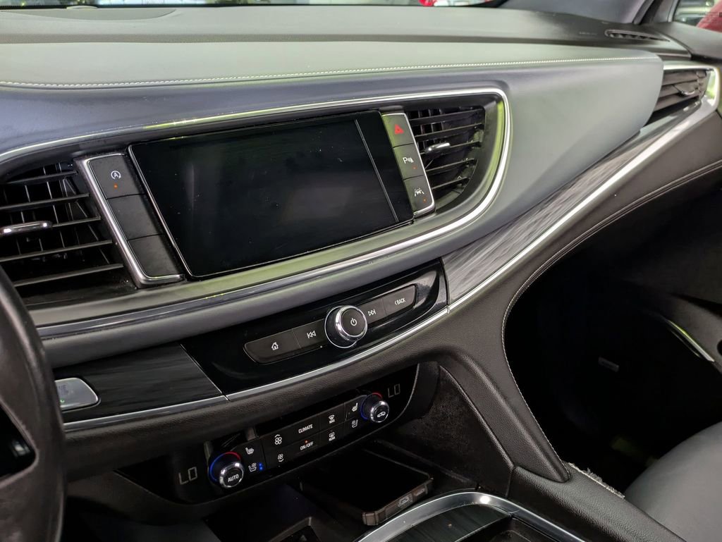 Used 2024 Buick Enclave Premium image 15