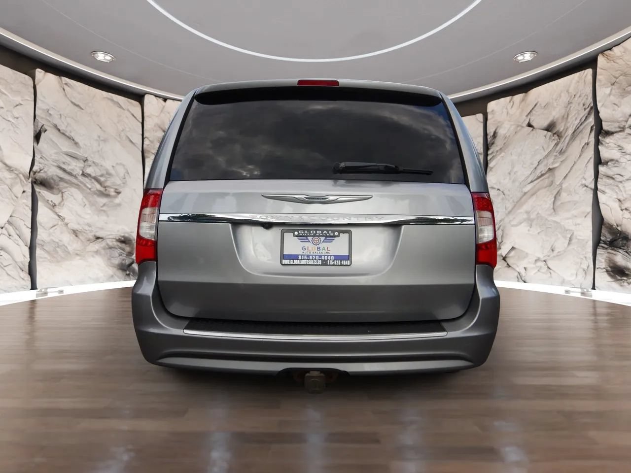 Used 2016 Chrysler Town & Country Touring w/ Driver Convenience Group FWD image 7