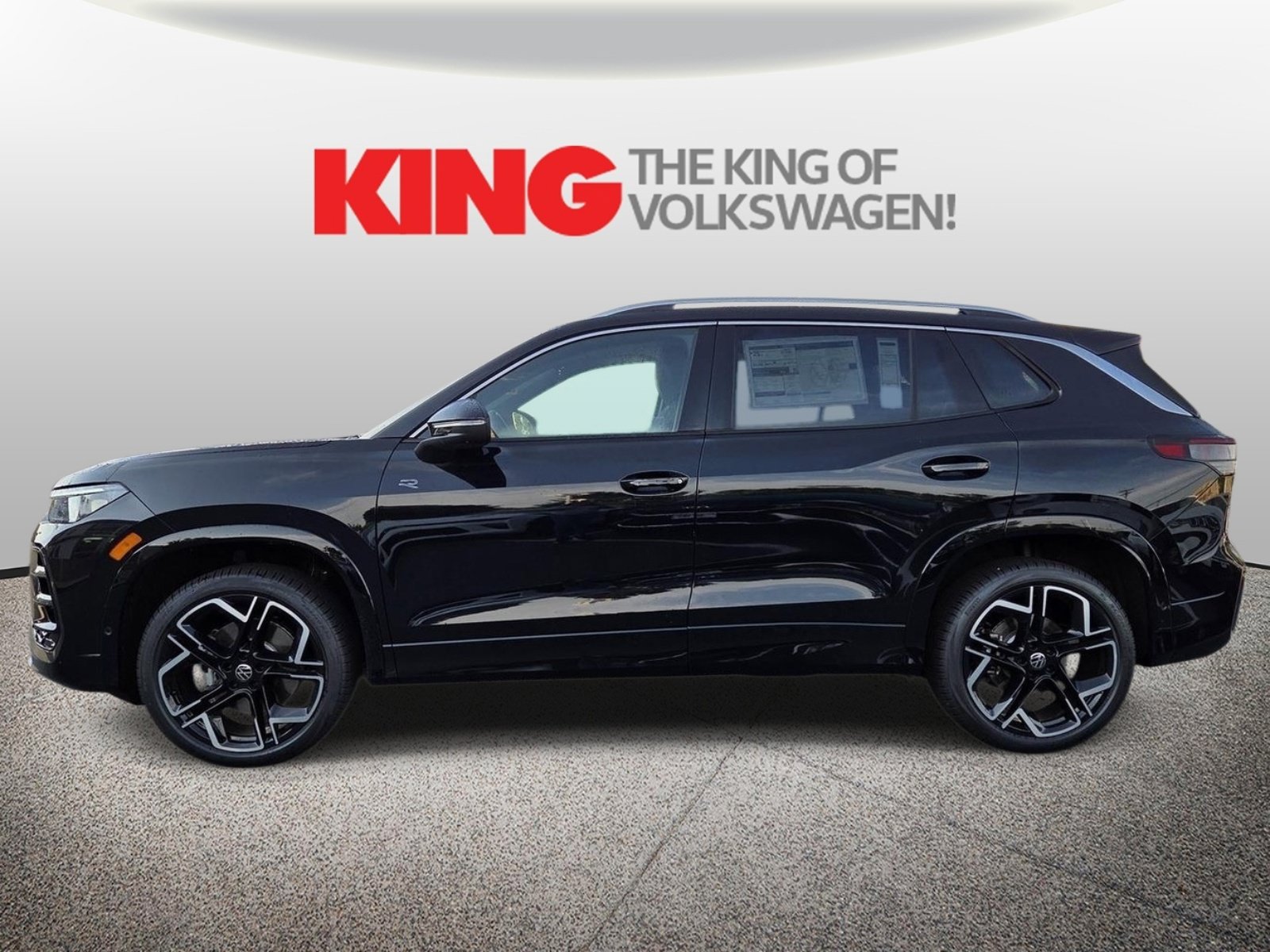 New 2026 Volkswagen Tiguan SEL R-Line AWD/4WD image 7