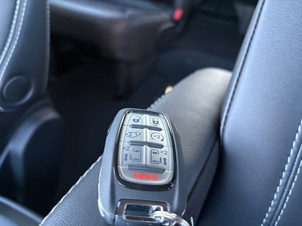 New 2026 Chrysler Pacifica Select image 31