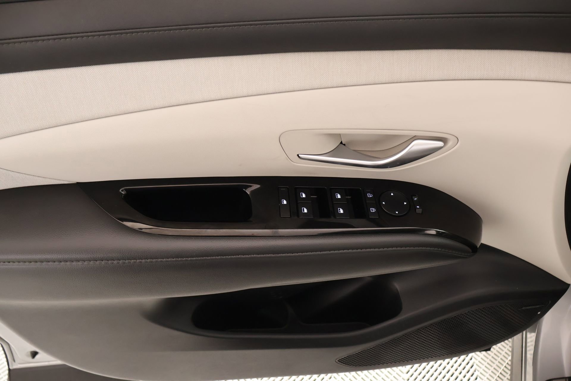 New 2025 Hyundai Tucson Limited AWD/4WD image 16