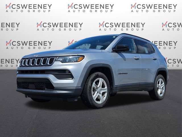 Used 2023 Jeep Compass Latitude w/ Convenience Group AWD/4WD image 1