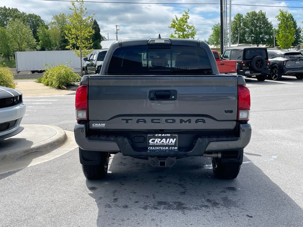 Used 2018 Toyota Tacoma TRD Off-Road AWD/4WD image 6