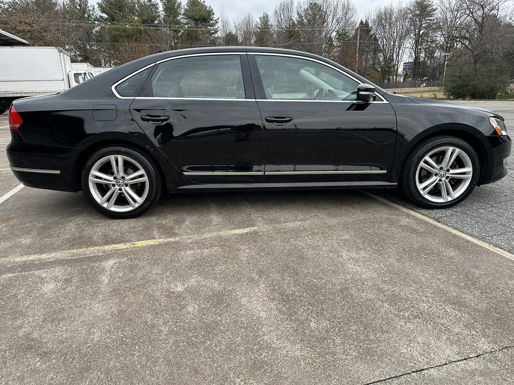 Used 2015 Volkswagen Passat 1.8T SEL Premium image 7