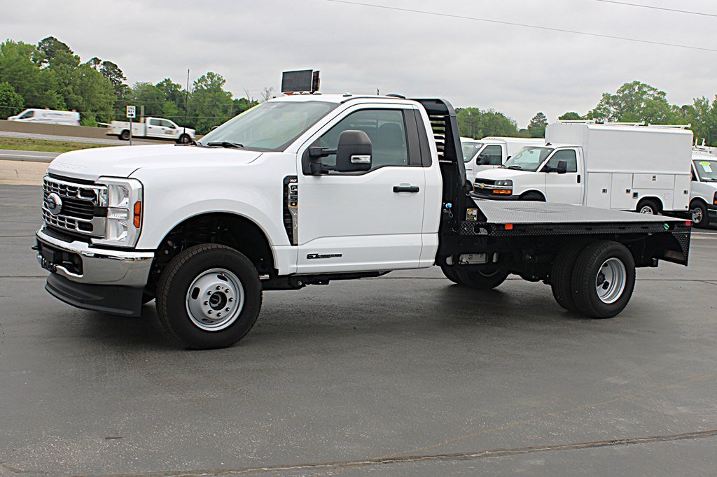 Used 2024 Ford F350 XLT AWD/4WD image 3