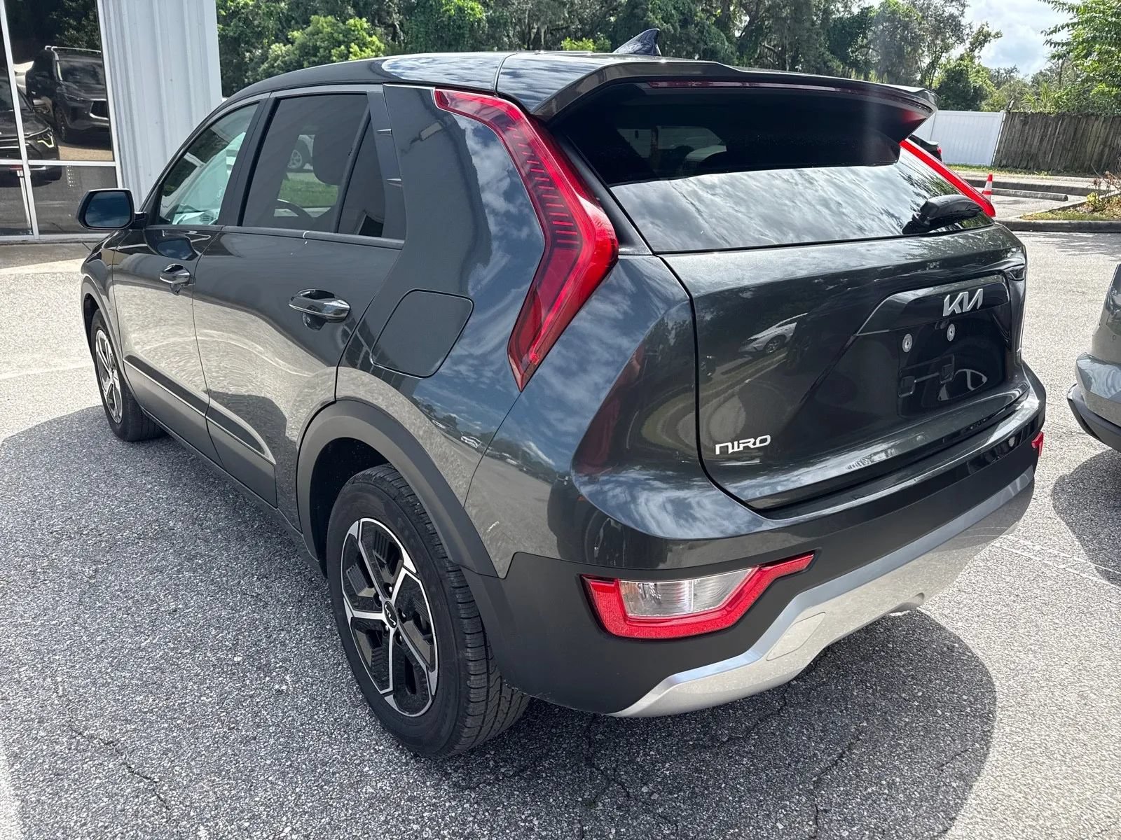 Used 2025 Kia Niro LX FWD image 11
