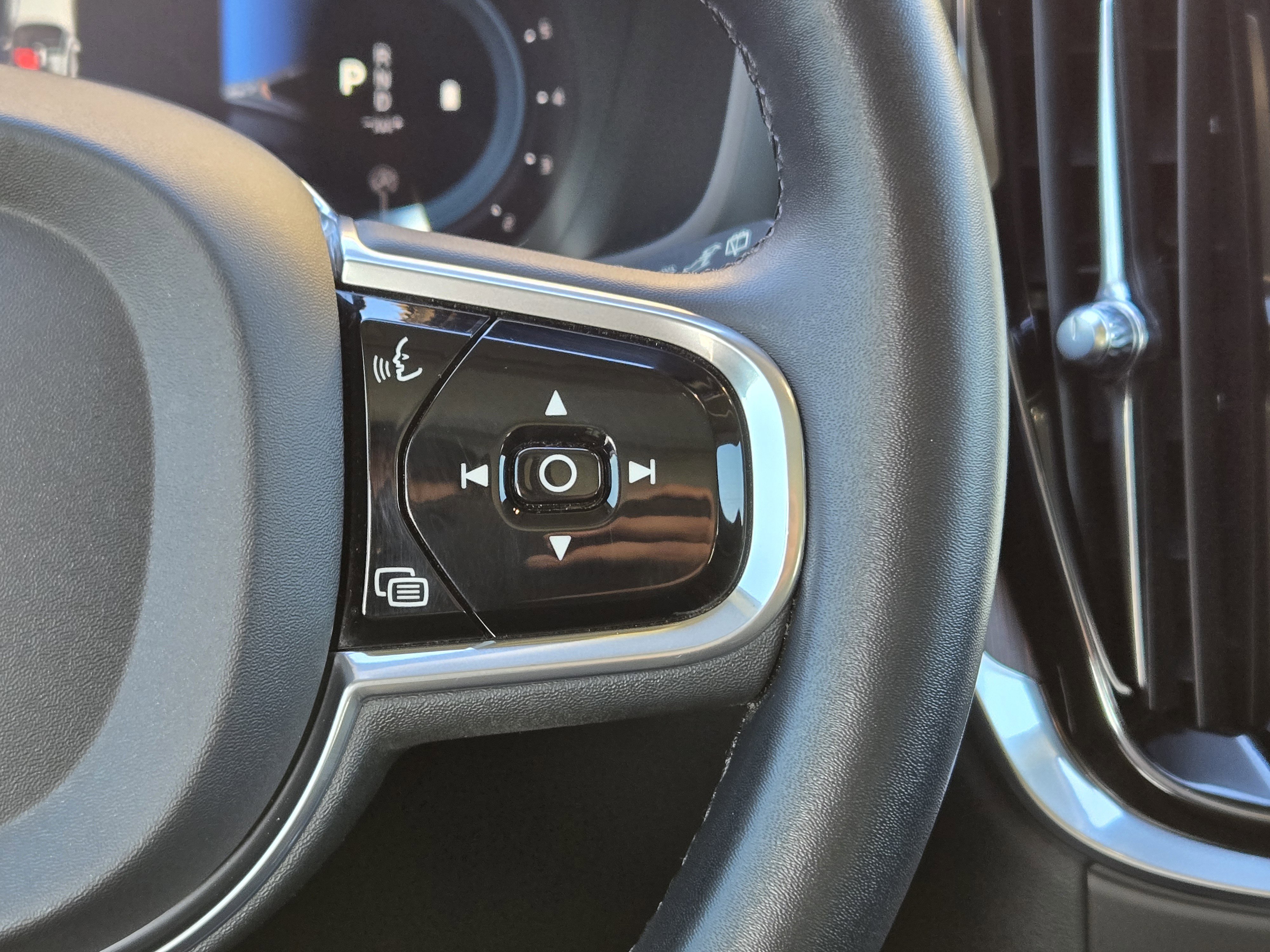 Certified 2023 Volvo V60 B5 Cross Country Plus w/ Climate Package image 38