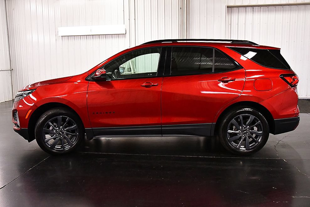 Used 2024 Chevrolet Equinox RS AWD/4WD image 4