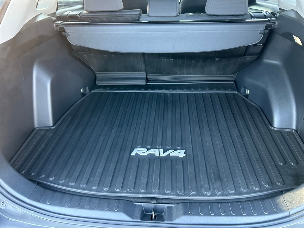 Certified 2022 Toyota RAV4 XLE w/ Convenience Package image 24